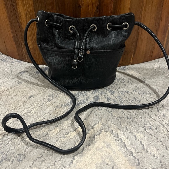 Tignanello Black Pebble Leather Shoulder Satchel Bag Purse Women’s Magnetic - Picture 1 of 11